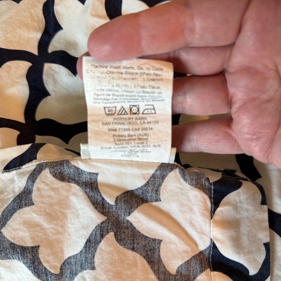 Pottery Barn Navy Blue & Cream Trellis Set | Shower Curtain + Two Hand Towels - Picture 3 of 8